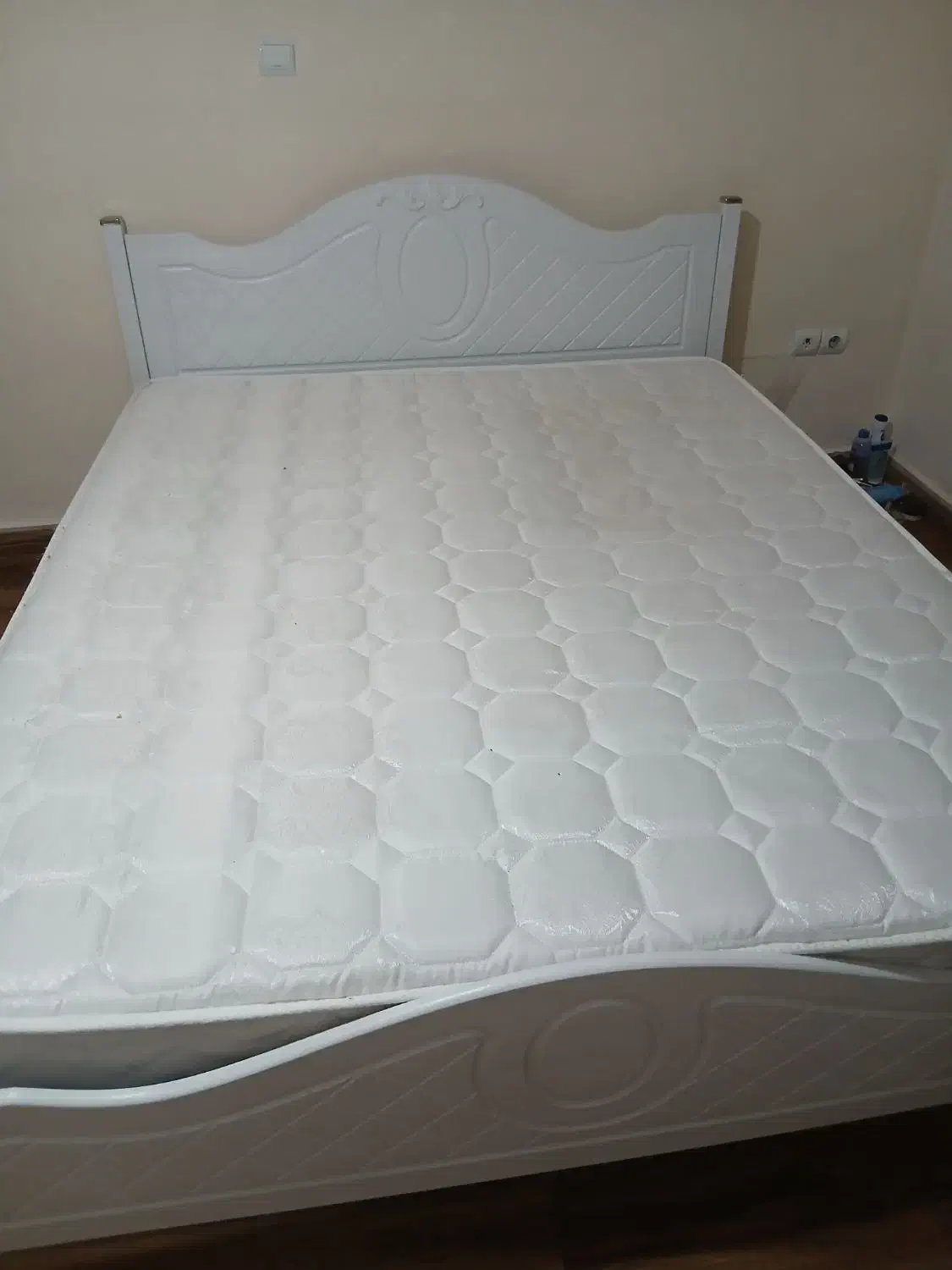 تخت خواب دو نفره چوبی|تخت و سرویس خواب|ماکو, |دیوار