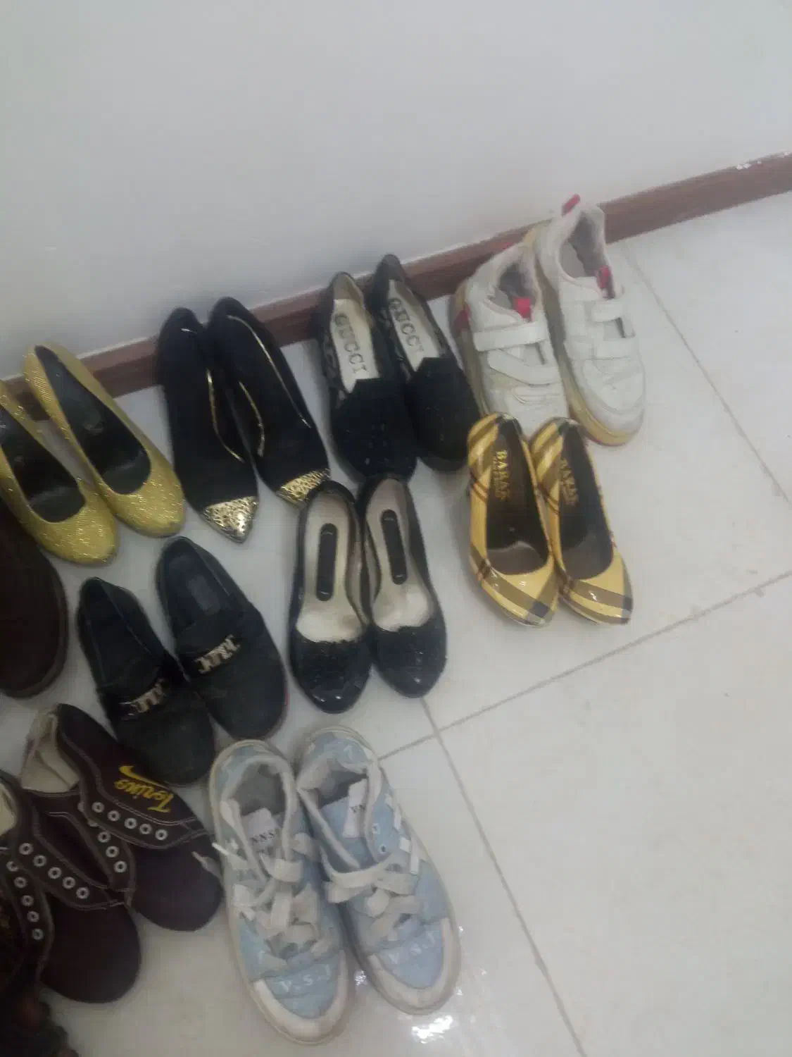 تعدادی کفش زنانه مردانه بچه گانه بانازلترین قیمت|کیف، کفش، کمربند|ایلخچی, |دیوار