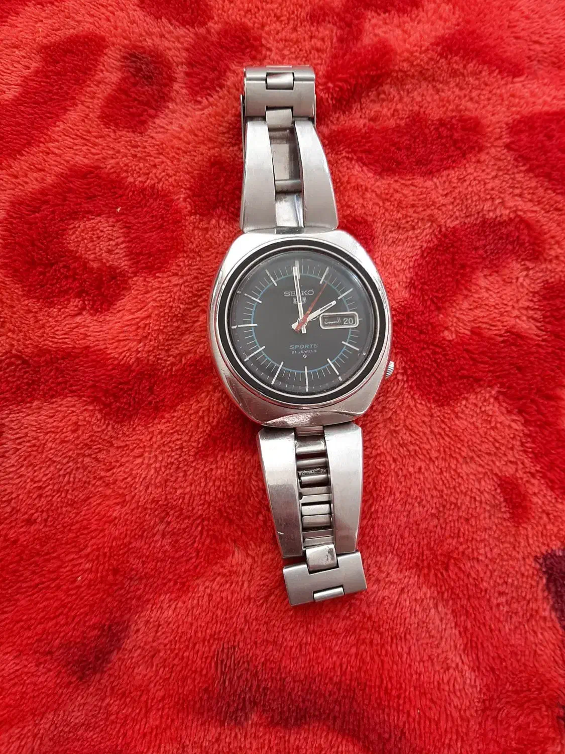 سیکوجوانان|ساعت|رباطکریم, رباطکریم|دیوار