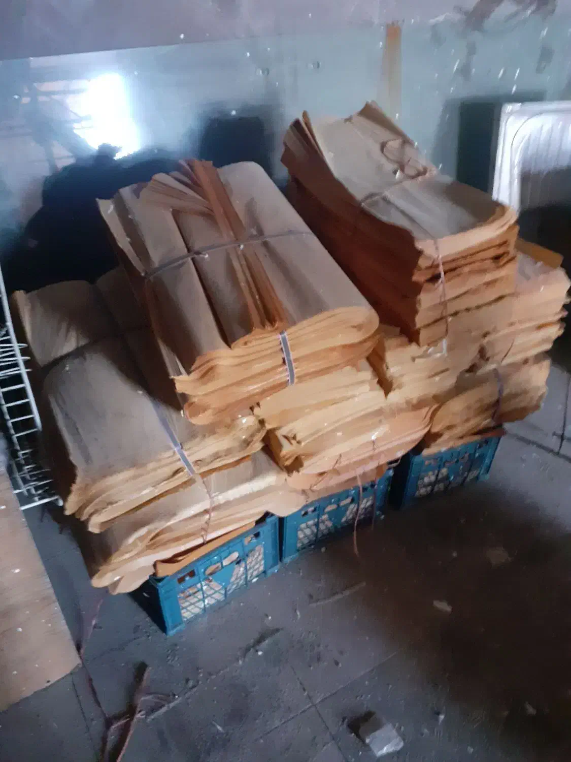 کاغذ گراف|فروشگاه و مغازه|نیریز, |دیوار