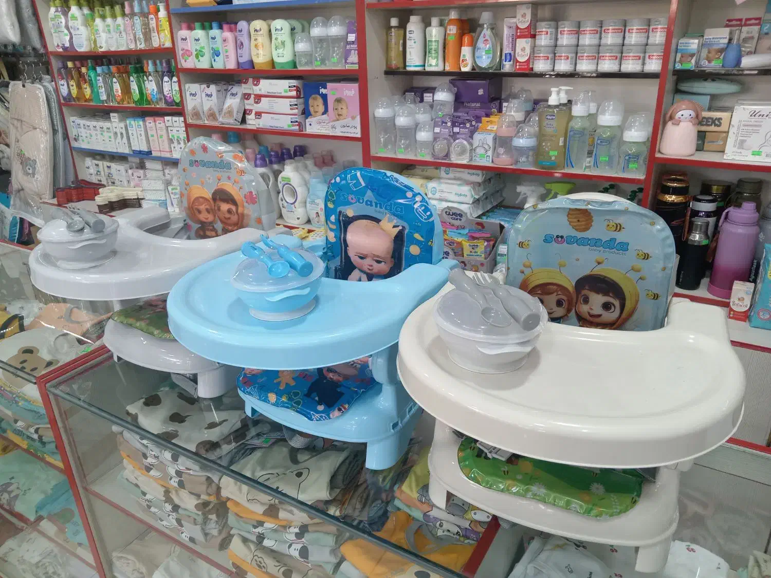 صندلی غذا نشسته|تخت و صندلی بچه|شیراز, شهرک والفجر|دیوار