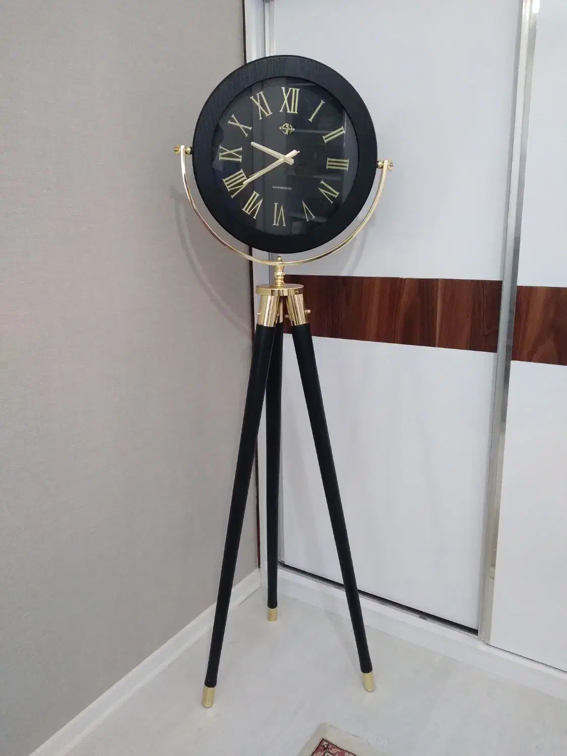 ساعت ایستاده در حد صفر|ساعت دیواری و تزئینی|اردبیل, |دیوار