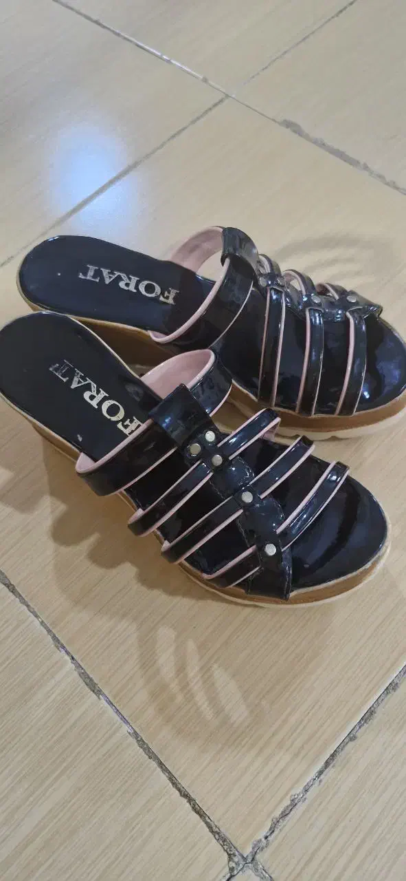 صندل|کیف، کفش، کمربند|سرپل ذهاب, |دیوار