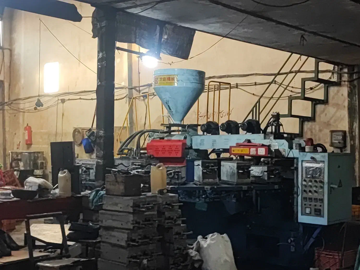 به چند نیرو برای پادستگاه کارخونه دمپایی نیازمندیم|استخدام صنعتی، فنی، مهندسی|قم, بیست متری ولیعصر|دیوار