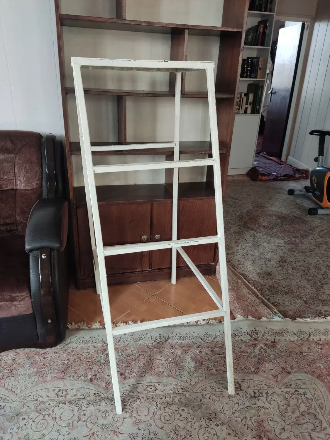 چهارپایه آهنی ومحکم|ابزارآلات|تهران, شهرک ولیعصر شمالی|دیوار