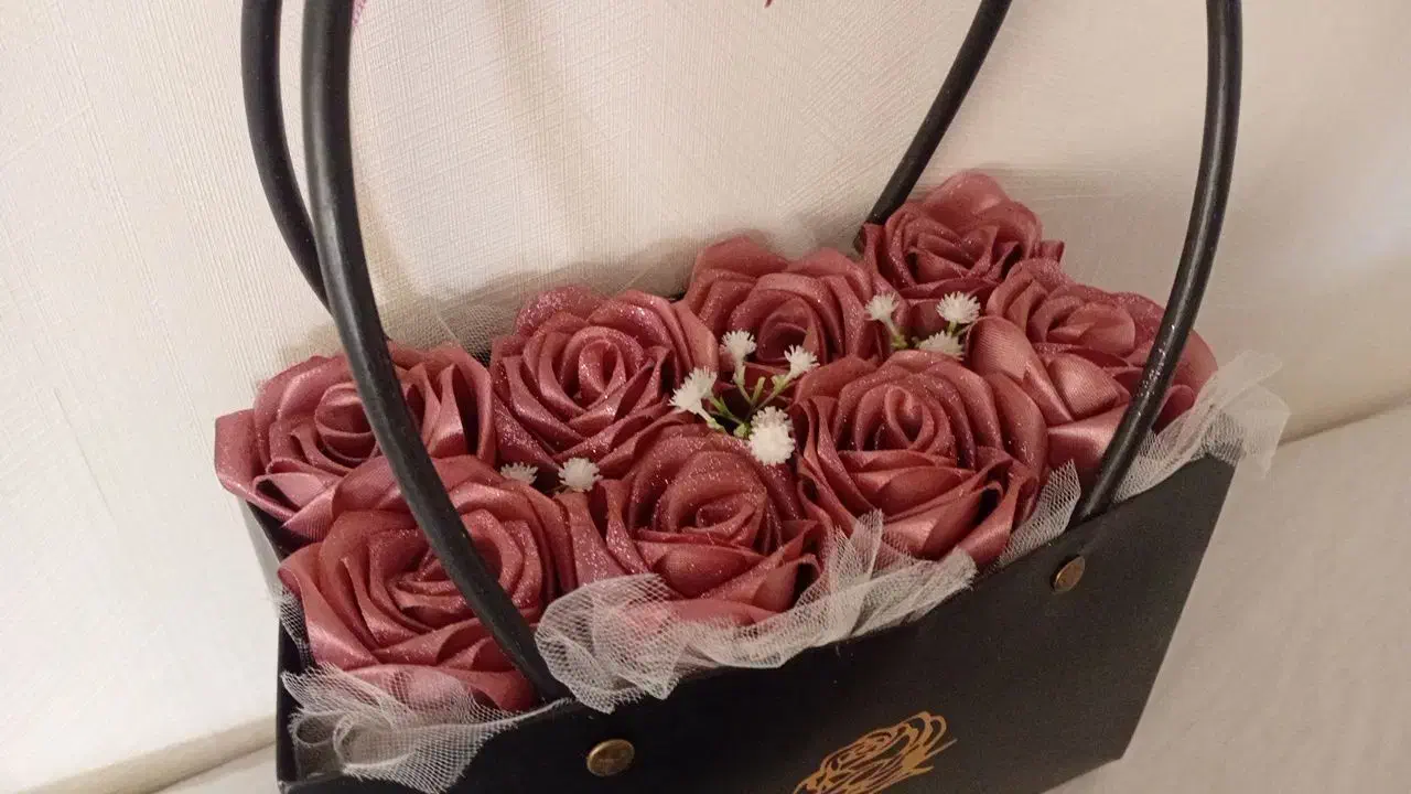 گل‌ ربانی|گل مصنوعی|قدس, شهر‌قدس|دیوار