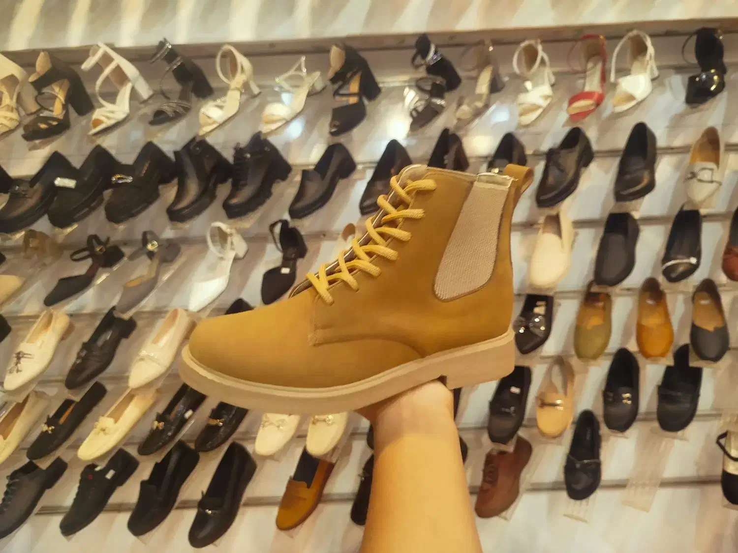 کفش نیم بوت زنانه|کیف، کفش، کمربند|خواف, |دیوار