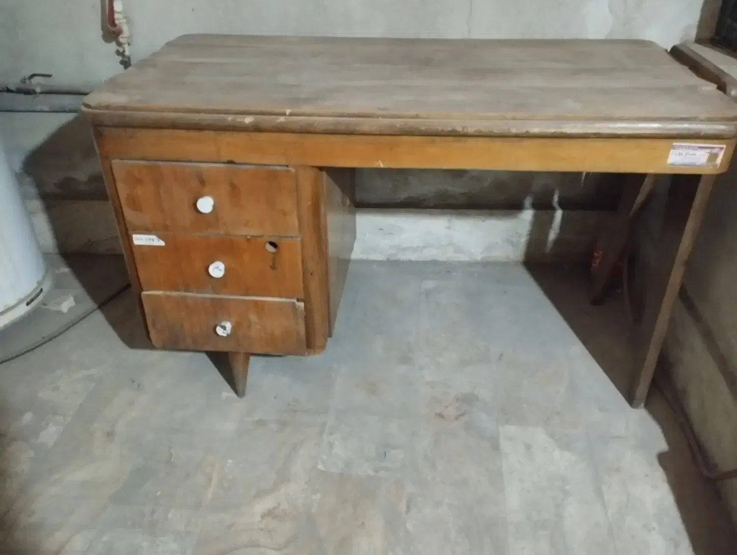 میز|میز تحریر و کامپیوتر|قم, شاه ابراهیم|دیوار