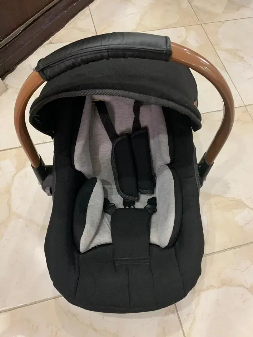 کریر|کالسکه و لوازم جانبی|رودهن, |دیوار