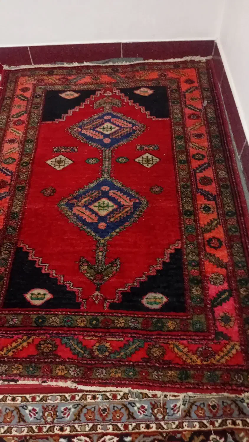 فرش دست باف قدیمی|کلکسیون اشیاء عتیقه|هشترود, |دیوار