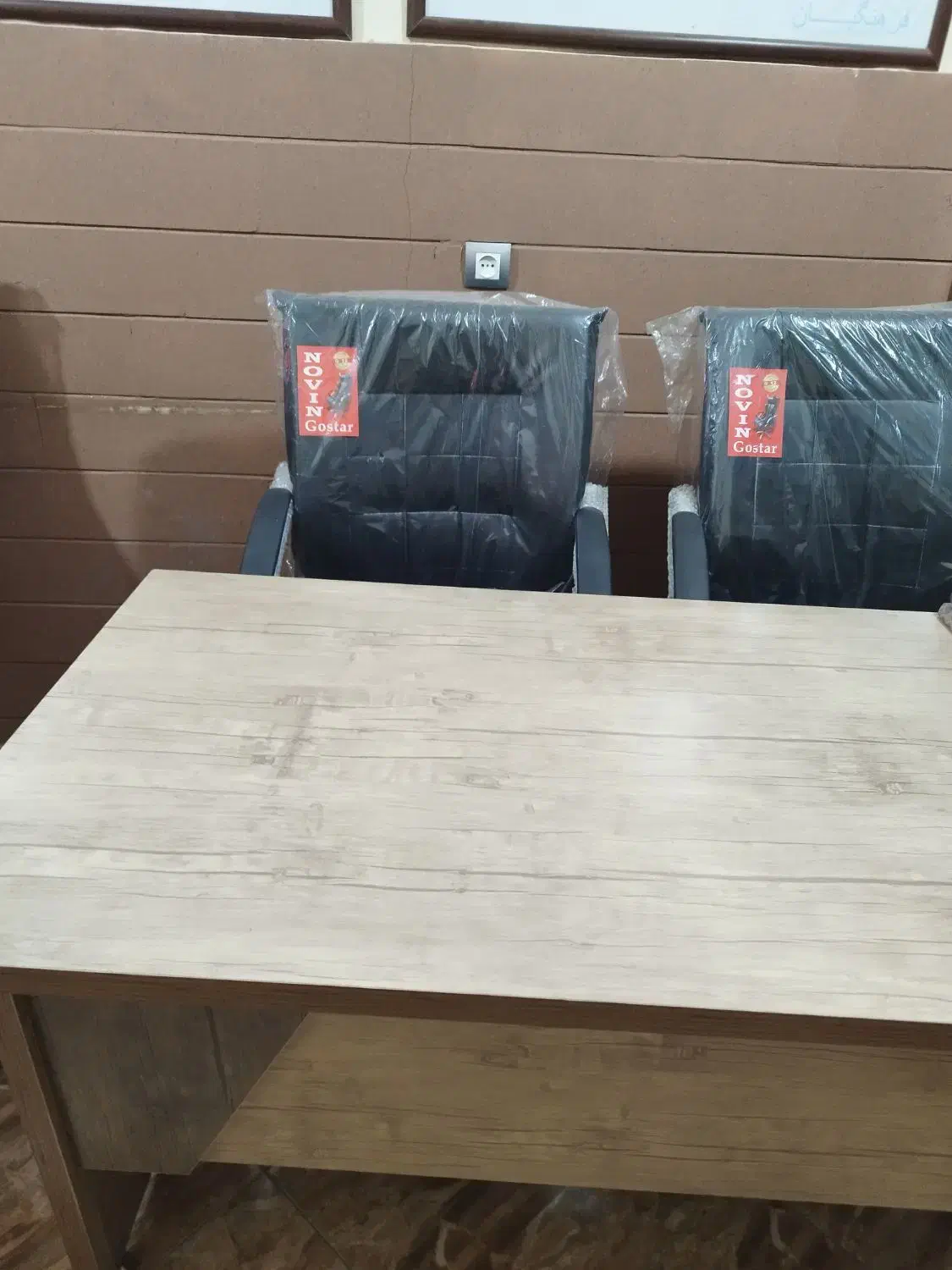 فروش میز صندلی و مبلمان اداری دفتری کاملا در حد نو|مبلمان اداری|ابهر, |دیوار