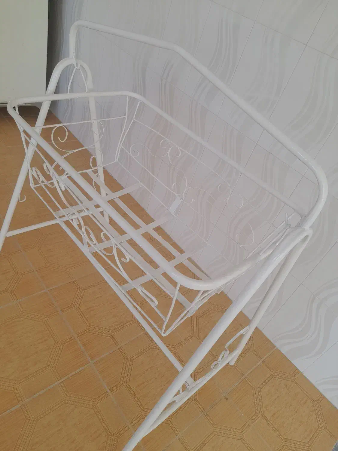 گهواره|تخت و سرویس خواب|کوهدشت, |دیوار