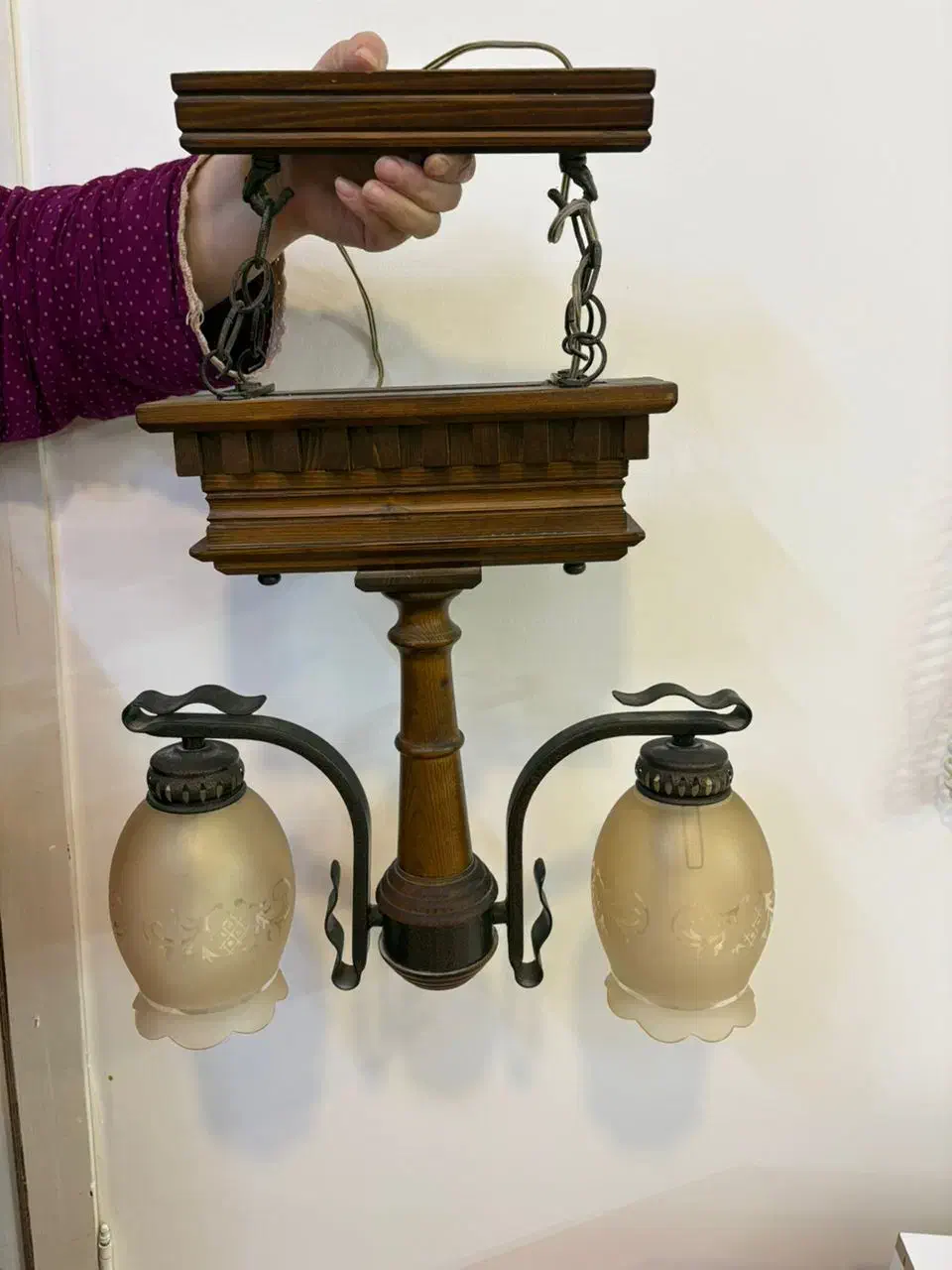 لوستر چوبی دوشاخه زیبا و شیک|لوستر و چراغ آویز|قم, میرزائیه|دیوار