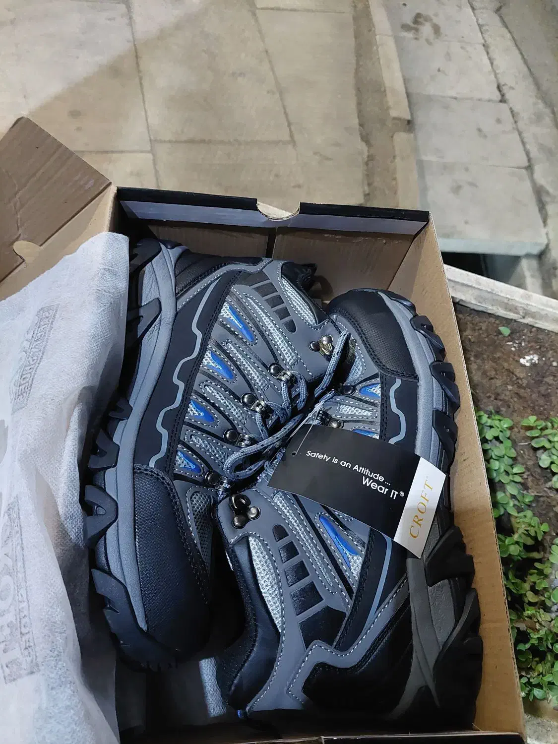 کفش ایمنی خارجی 42 و43|کیف، کفش، کمربند|بوشهر, |دیوار