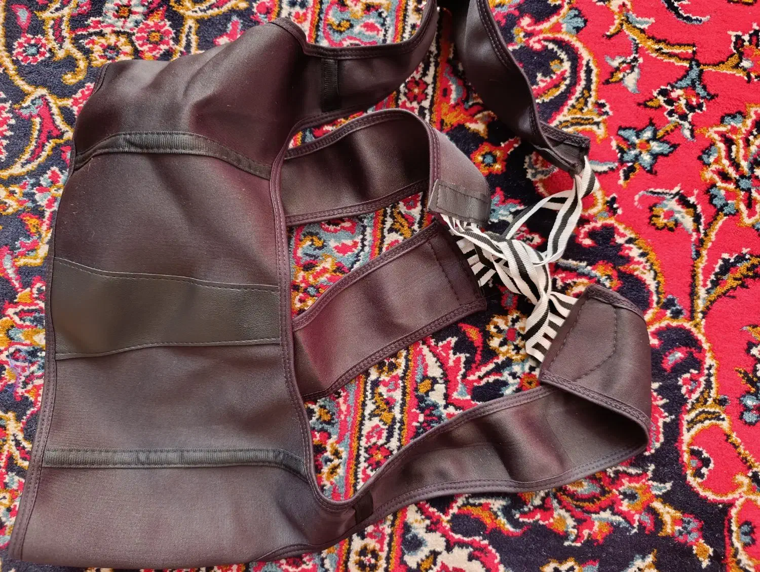 قوزبند طبی|لباس|تیران, |دیوار