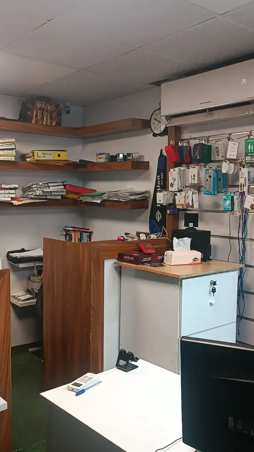 اجاره مغازه با دکور|اجارهٔ مغازه و غرفه|رشت, سعدی (تختی)|دیوار