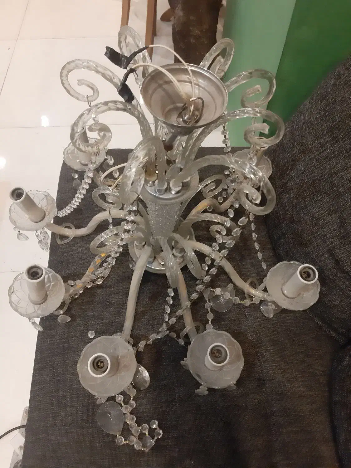 لوستر طلایی و شیشه ای|لوستر و چراغ آویز|اندیشه, شهرک صدف|دیوار