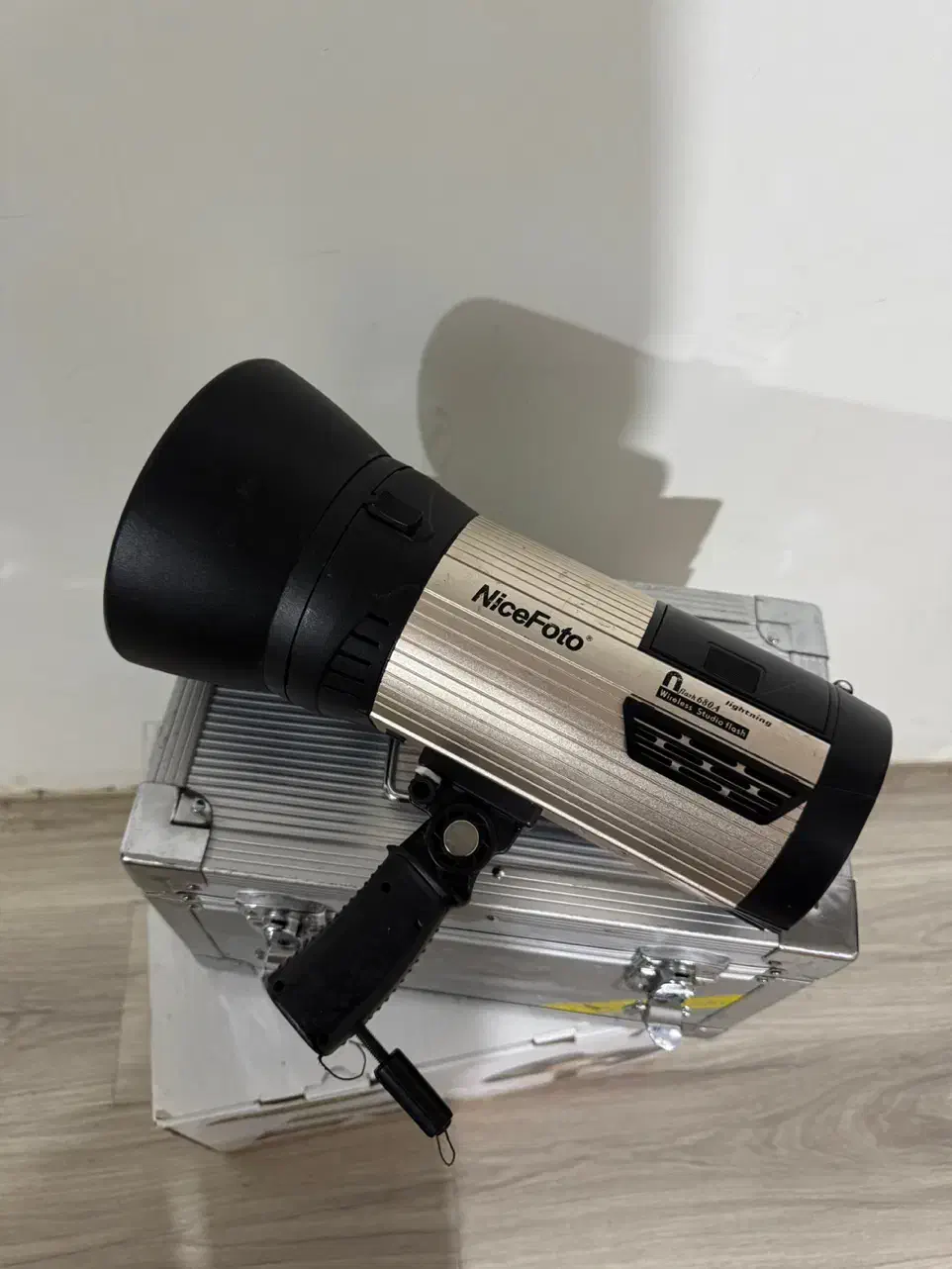 فلاش پرتابل نایس فتو ۶۸۰ ژول|دوربین عکاسی و فیلمبرداری|ارومیه, |دیوار