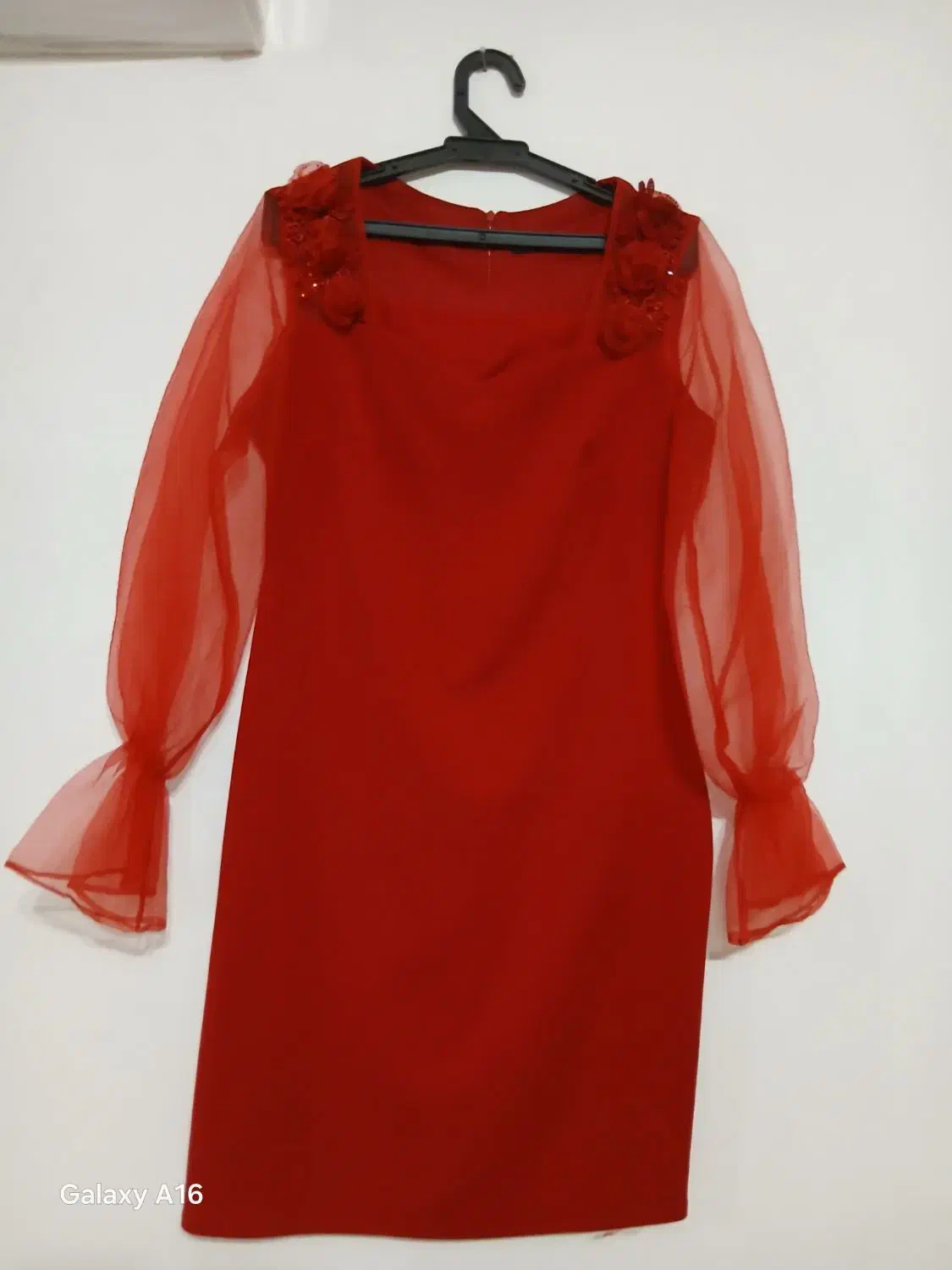 پیراهن کوتاه مجلسی|لباس|رشت, استقامت ۲|دیوار