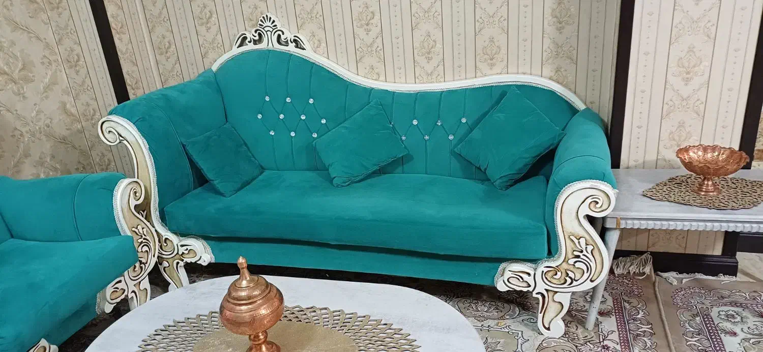 مبل کلاسیک تمیز و شیک سالم ۸نفره|مبلمان خانگی و میز عسلی|تهران, جوادیه|دیوار