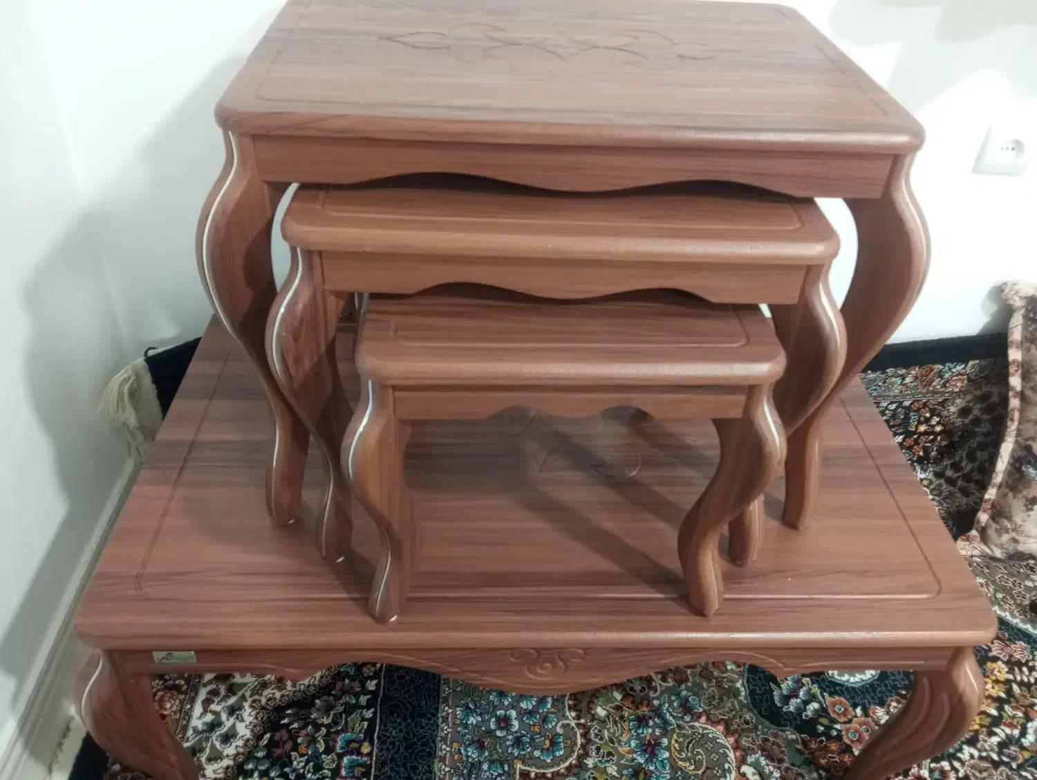 میز جلو مبلی همراه سه تا عسلی|مبلمان خانگی و میز عسلی|باقرشهر, |دیوار