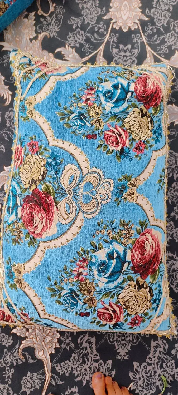 چهارتا بالشت گرد چهارتا بالشت چهار گوش|رختخواب، بالش، پتو|شیراز, اکبر آباد|دیوار