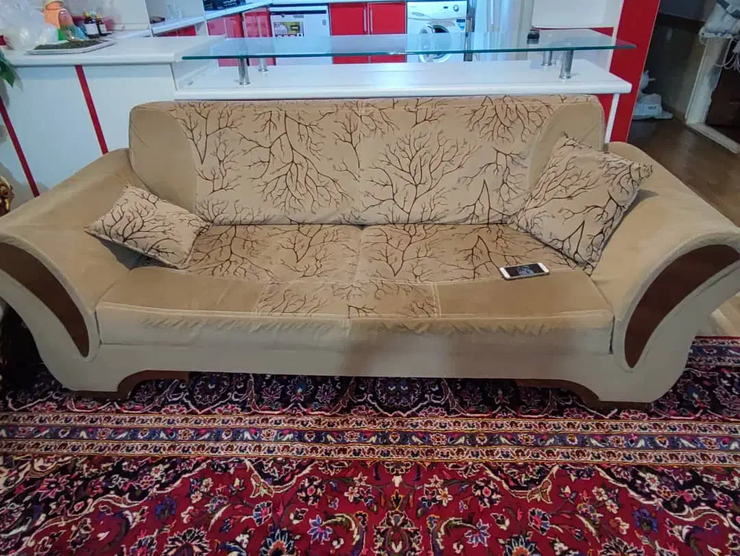 فروش مبل راحتی ۷ نفره تمیز  تبریز|مبلمان خانگی و میز عسلی|ایلخچی, |دیوار