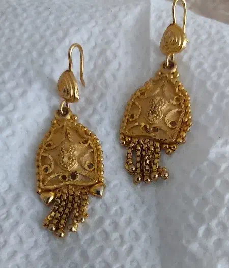 پلاک طلا و گوشواره مشابه طلا|بدلیجات|کاشان, امیرکبیر|دیوار