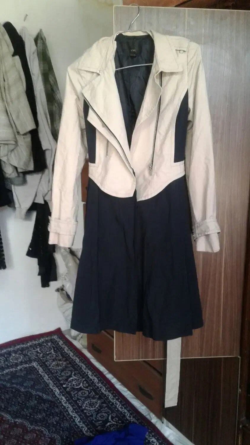 بارانی|لباس|جوانرود, |دیوار