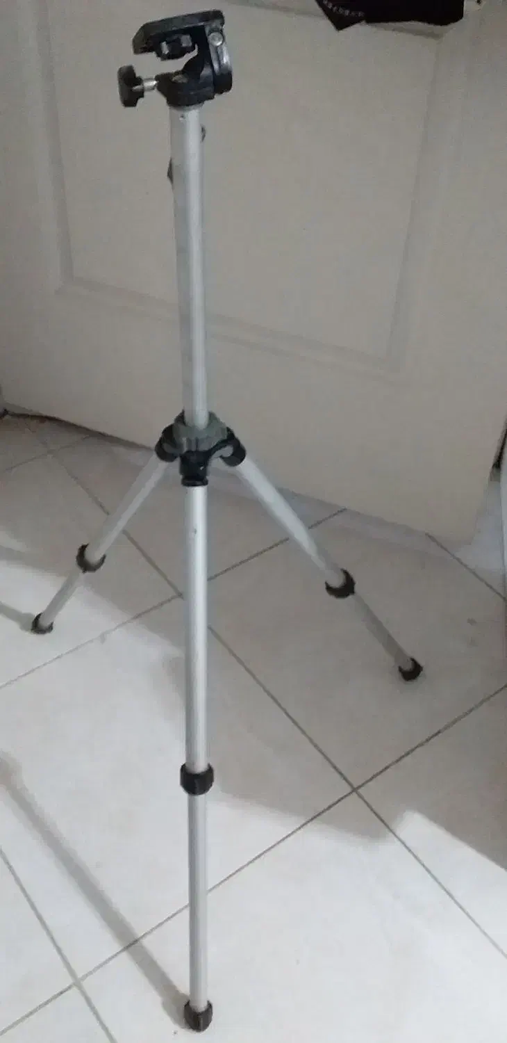 پایه ی دوربین|دوربین عکاسی و فیلم‌برداری|کرج, کلاک نو|دیوار