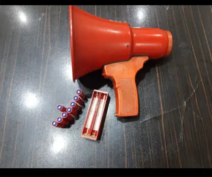 بلندگوی کارگردانی|صوتی و تصویری|تهران, بهداشت|دیوار