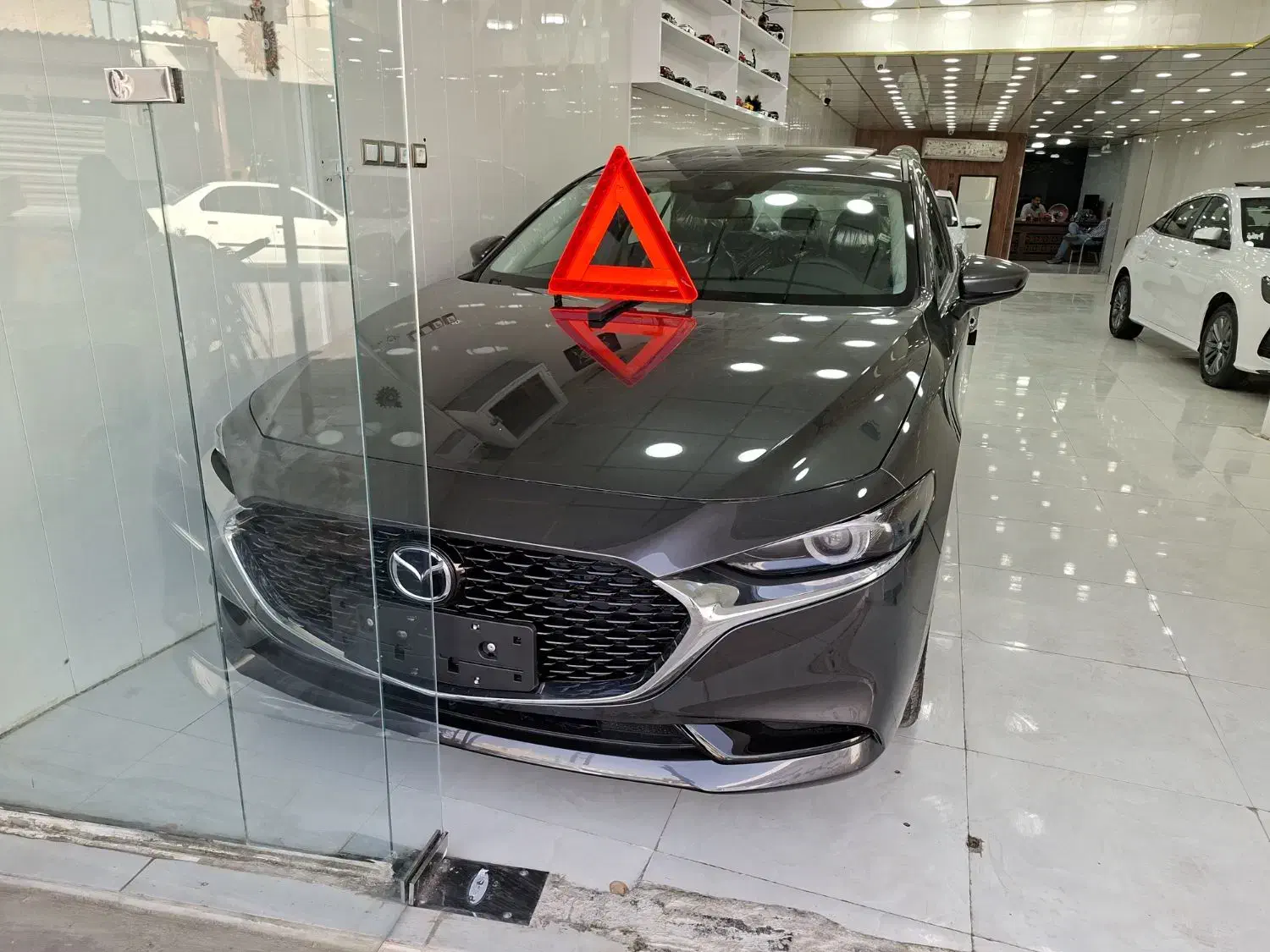 مزدا۳         ۲۰۲۵|خودرو سواری و وانت|اهواز, باغ شیخ|دیوار