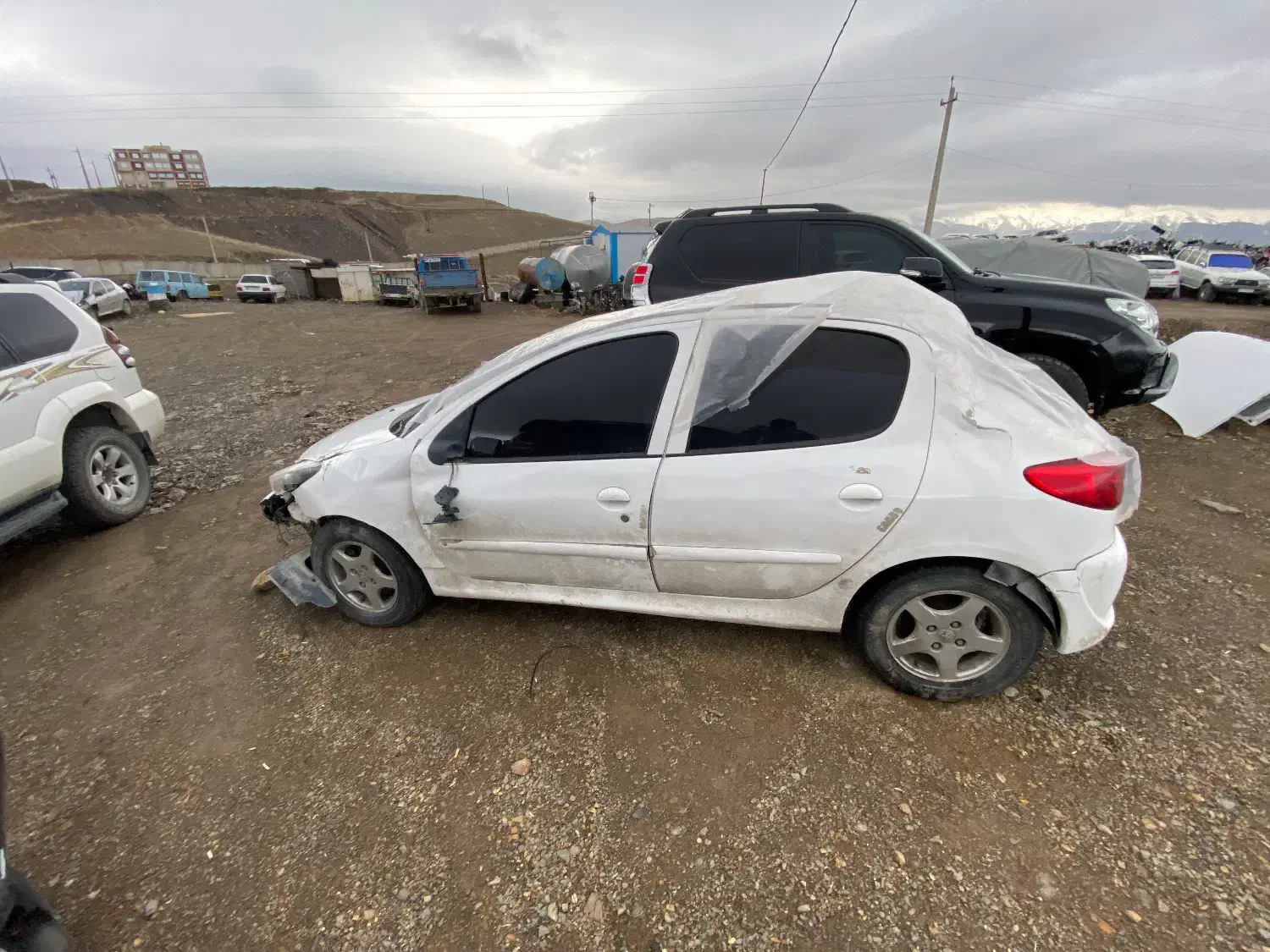 207 تصادفی|خودرو سواری و وانت|سنندج, |دیوار