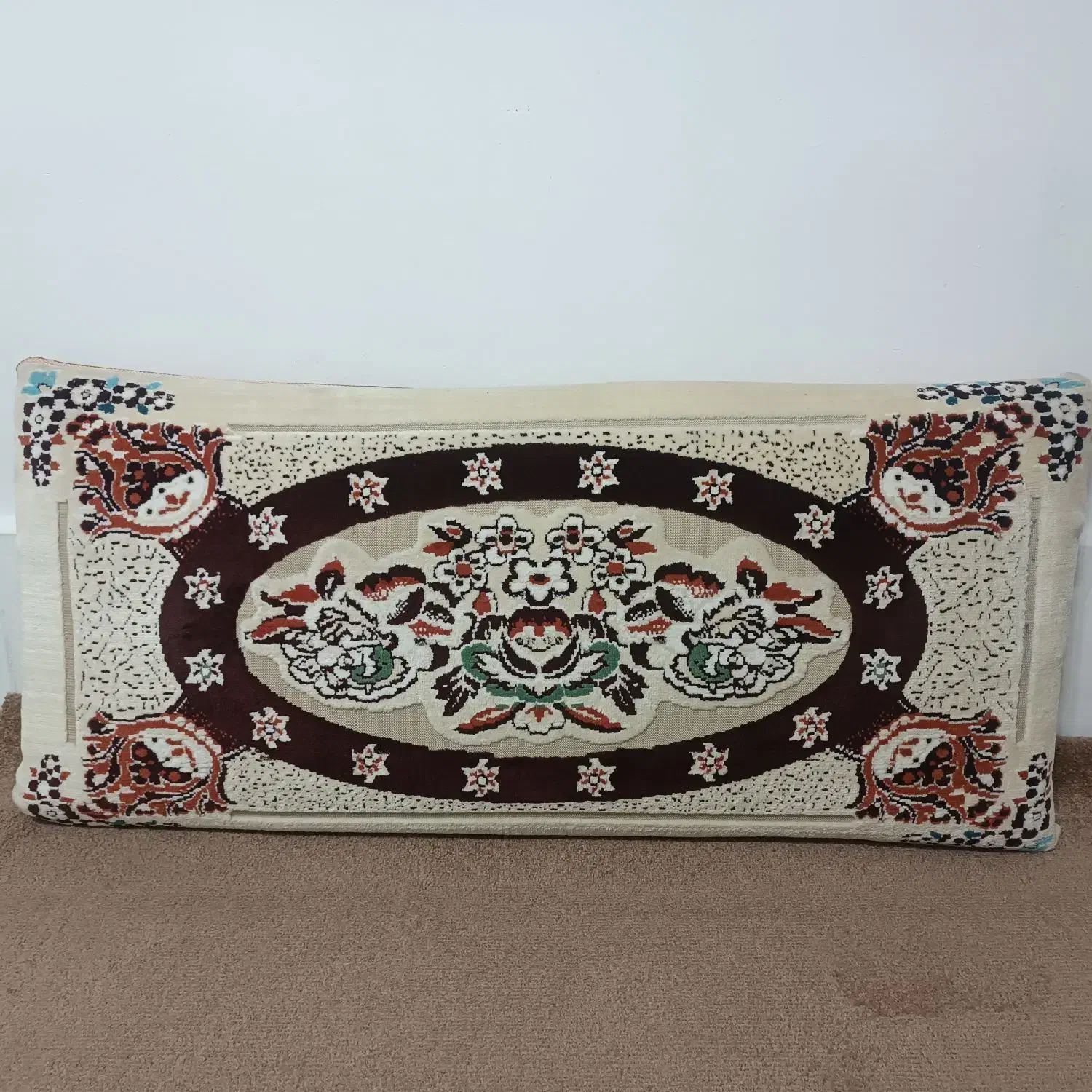 پشتی|پشتی|تربتحیدریه, آسایش|دیوار