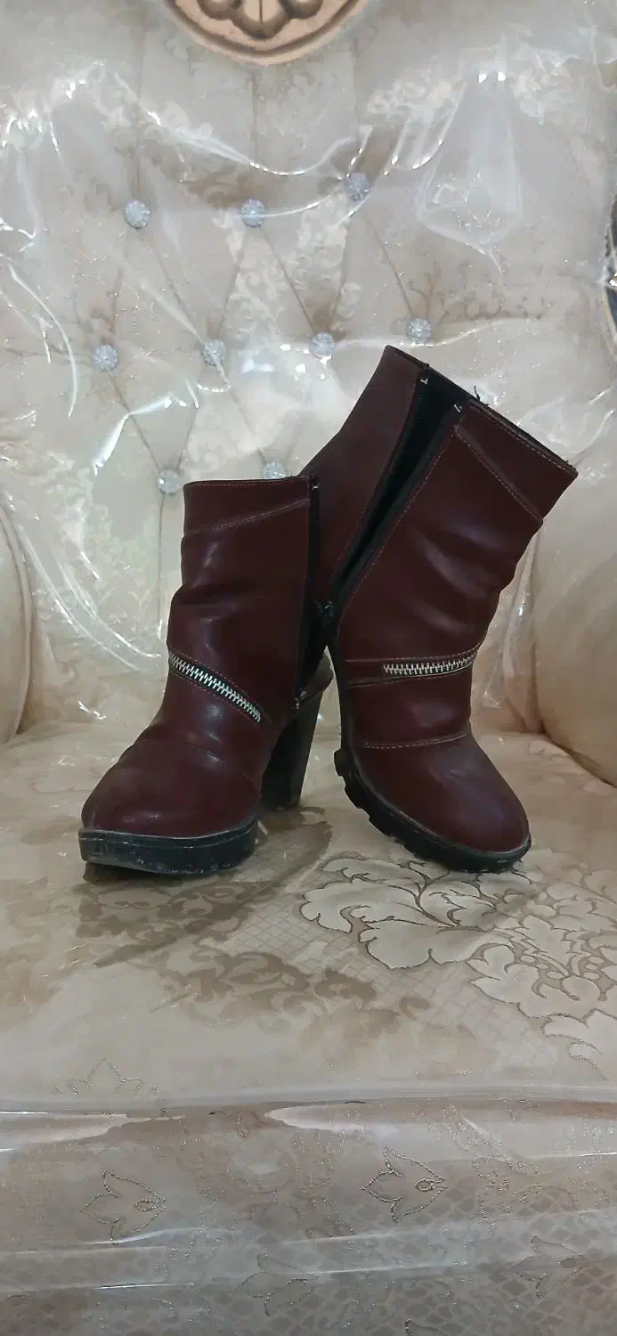 نیم بوت قرمز درحد نو سایز۳۸قیمت ۳۷۰ت|کیف، کفش، کمربند|قوچان, |دیوار