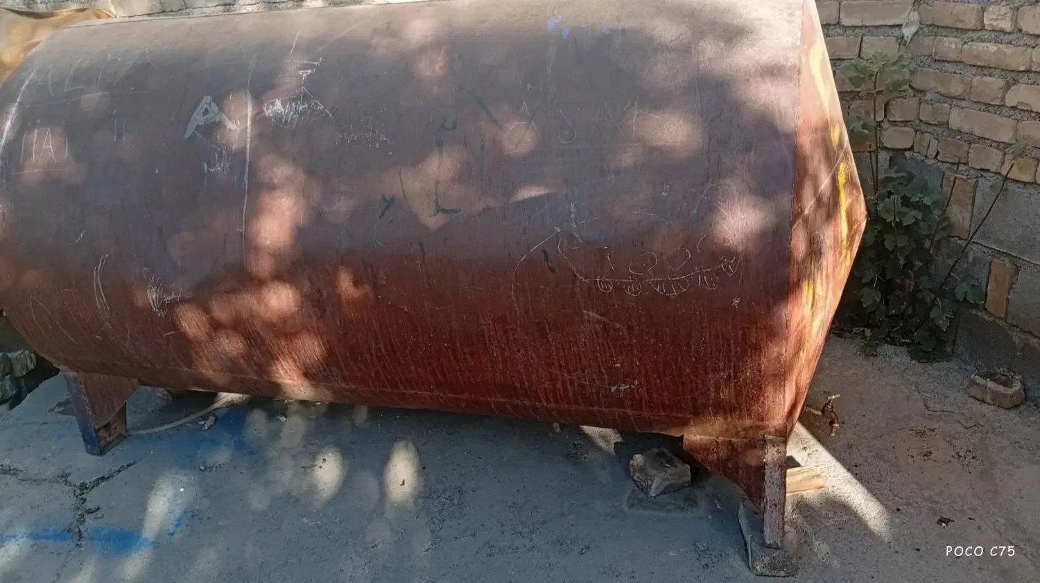 تانک نفتی 1800لیتری|مصالح و تجهیزات ساختمان|بازفت, |دیوار