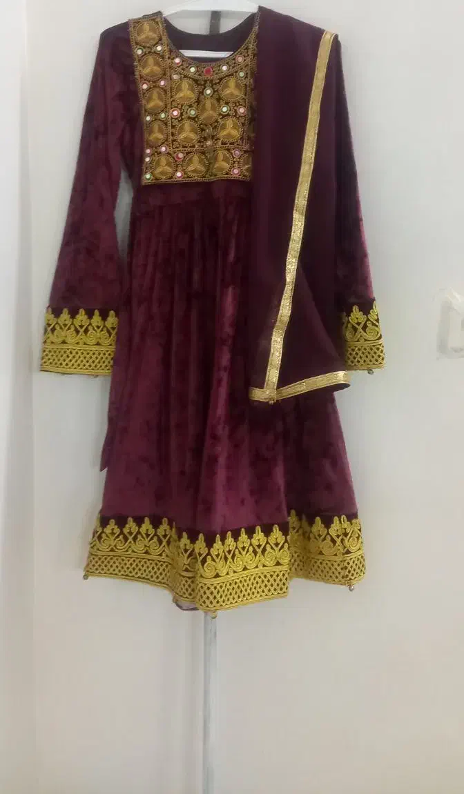 لباس شب|لباس|قم, نوبهار|دیوار