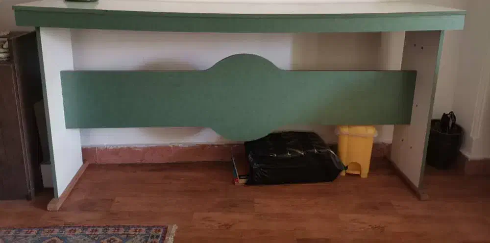 میز اوپن بسیار تمیز|میز تحریر و کامپیوتر|رشت, استادسرا|دیوار