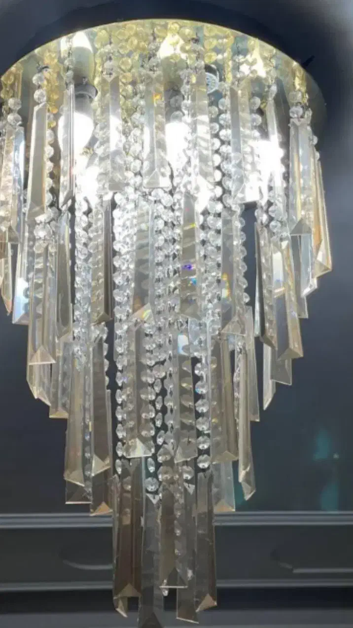 لوستر ده شاخه سالم و تمیز|لوستر و چراغ آویز|بندر انزلی, پیل علی باغ|دیوار