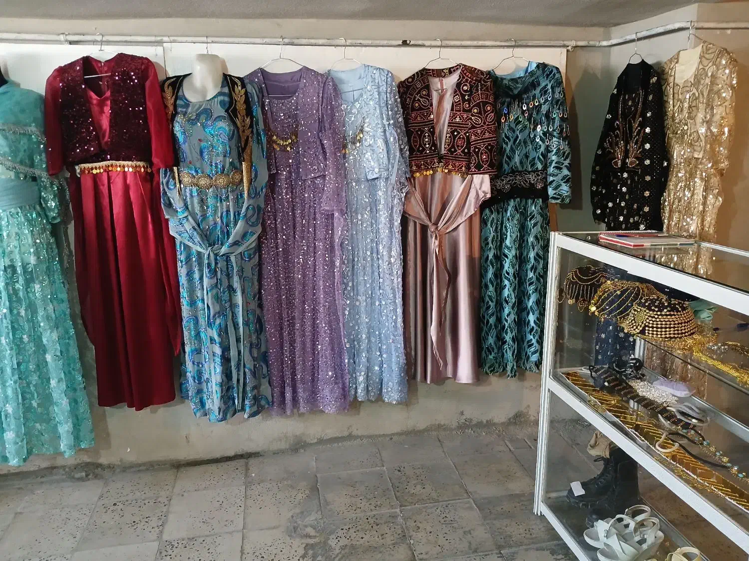 اجاره لباس مجلسی|لباس|ایوان, |دیوار