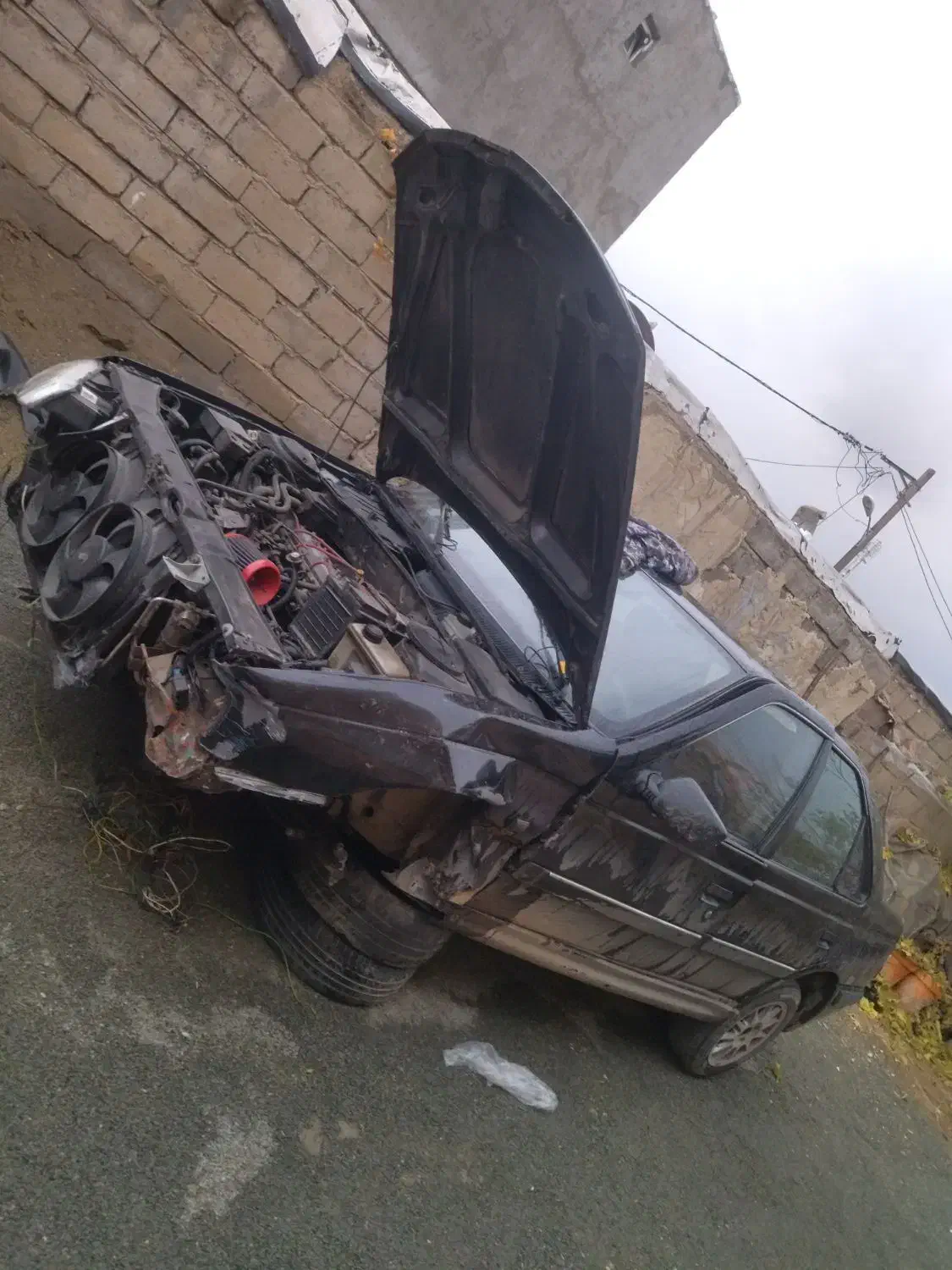 پژو پارس مدل 83 تصادفی|خودرو سواری و وانت|نوشین شهر, |دیوار