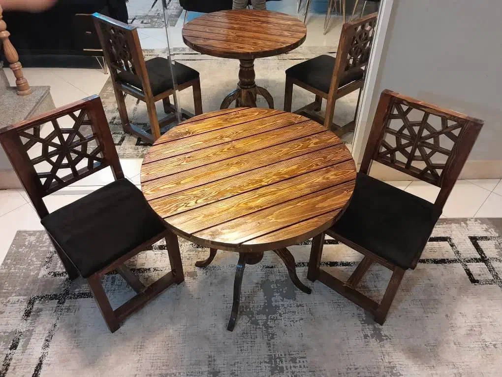 میزد صندلی  خاطره|میز و صندلی غذاخوری|شیراز, گویم|دیوار