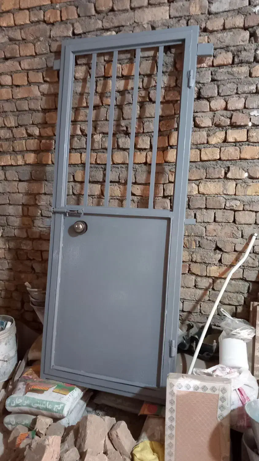 مهتابی درب آهنی|لامپ و چراغ|قم, دروازه ری|دیوار