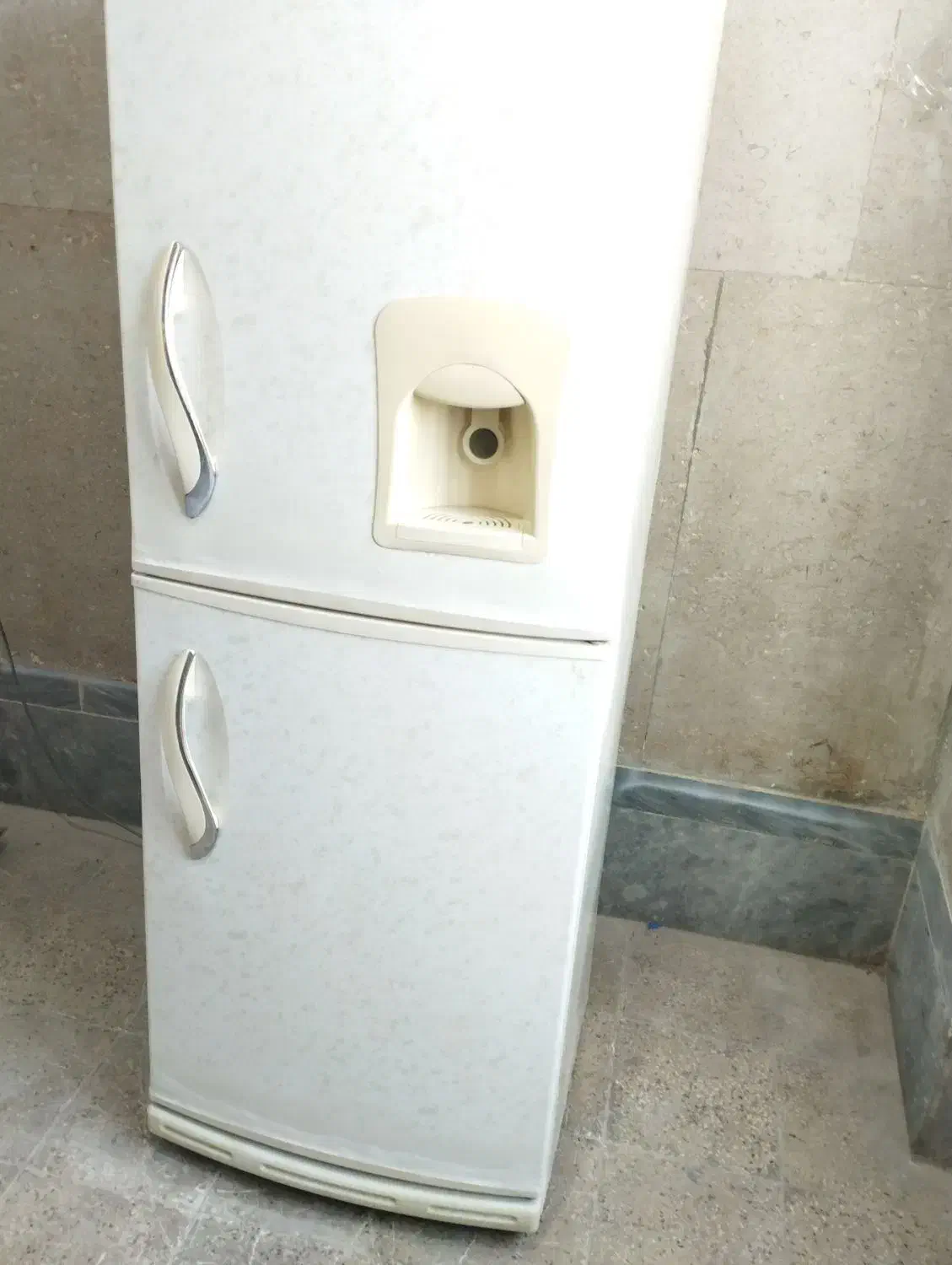 یخچال فریزر سالم تمیز|یخچال و فریزر|شیراز, شهرک فرهنگیان|دیوار