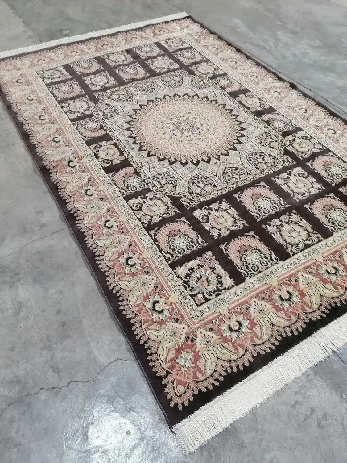 فرش 6 متری ماشینی سالم، شسته شده، بی عیب|فرش|تهران, صادقیه|دیوار