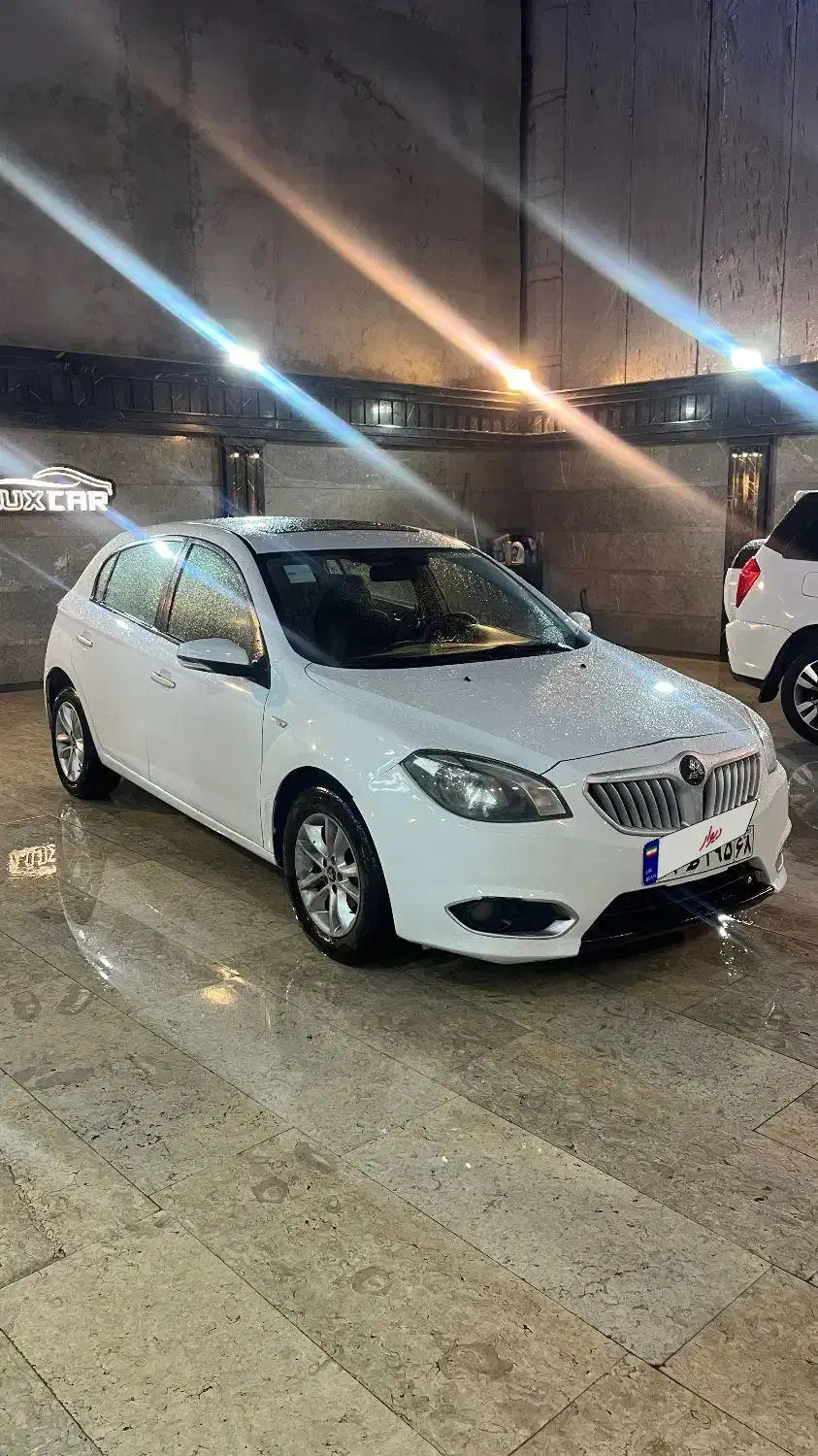 برلیانس|خودرو سواری و وانت|لاهیجان, شیشه گران|دیوار