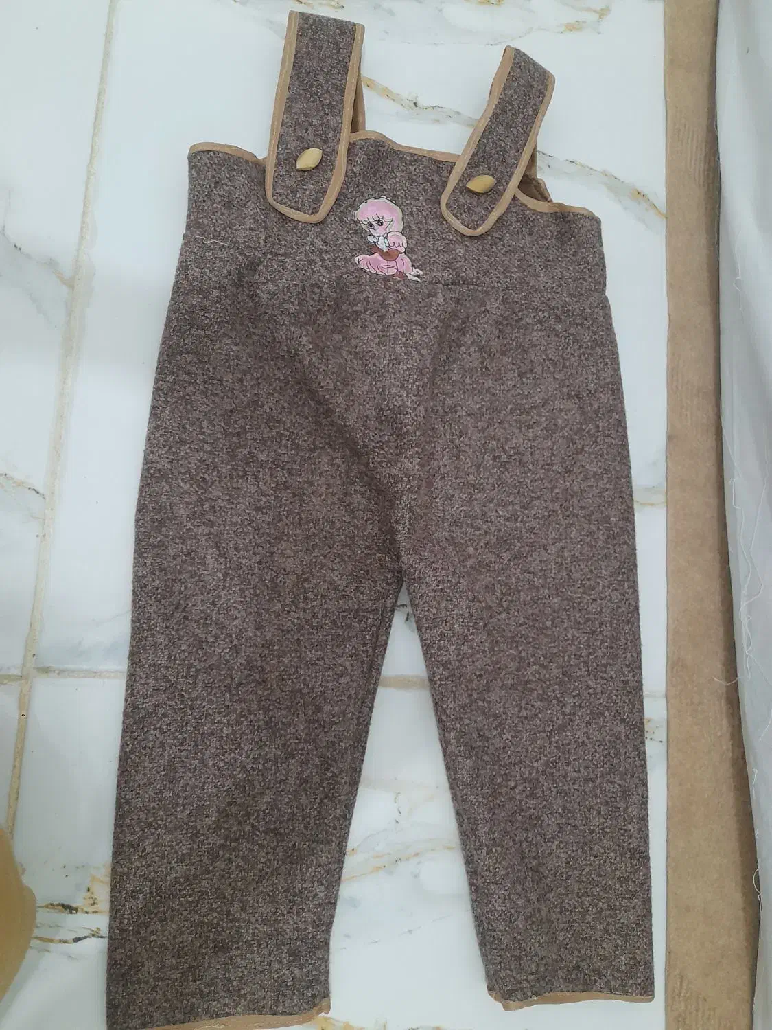 لباس های دخترانه وپسرانه|کفش و لباس بچه|نیشابور, چمبران|دیوار