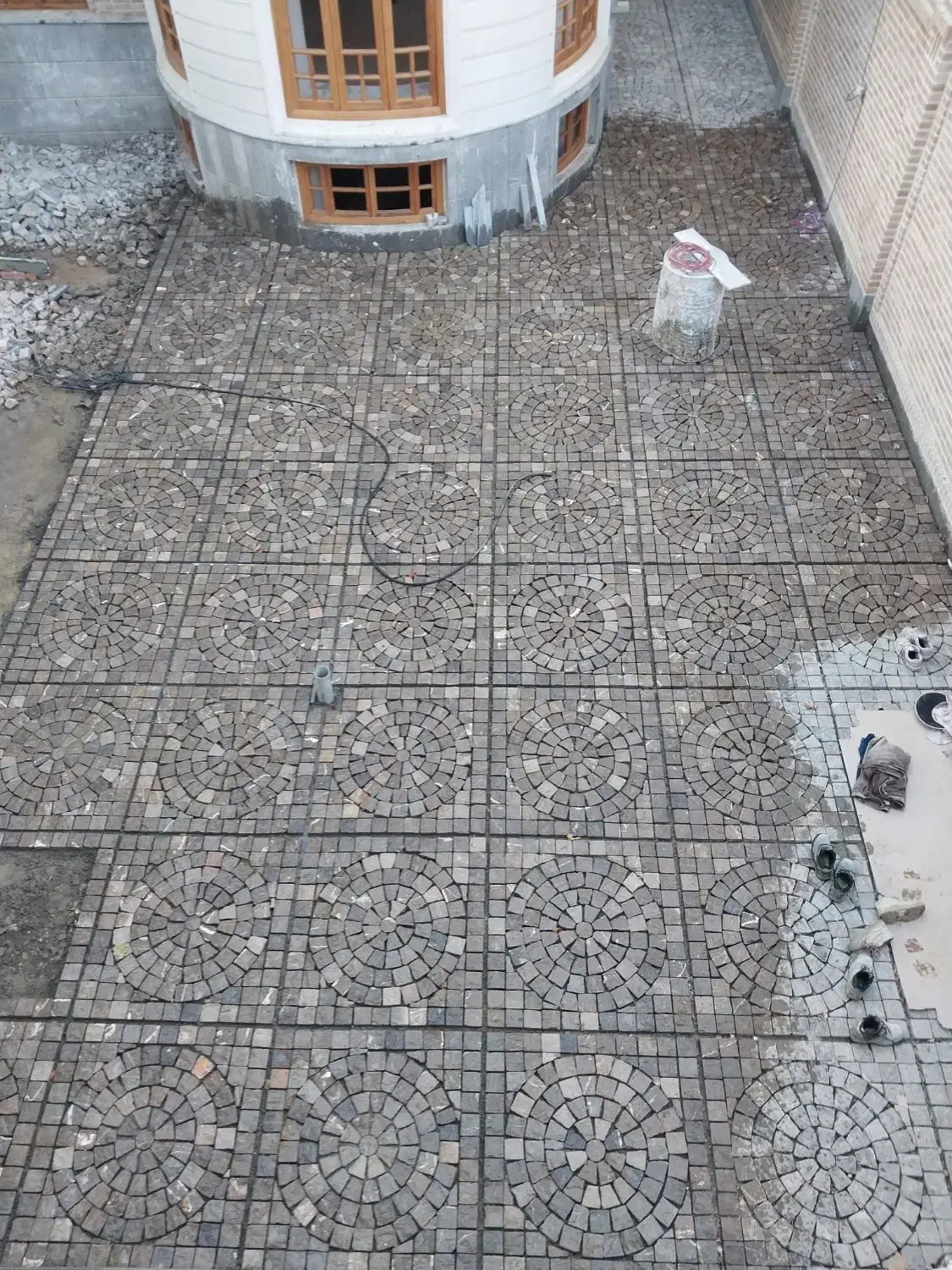 تهیه و اجرای سنگ کوبیک،اجرای کفپوش بتنی،وجدول کاری|خدمات پیشه و مهارت|تهران, باغ فیض|دیوار