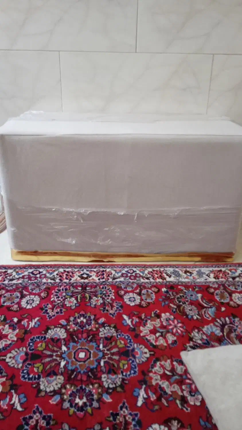 یک عددپاف تمیزنونو|صندلی و نیمکت|اراک, |دیوار