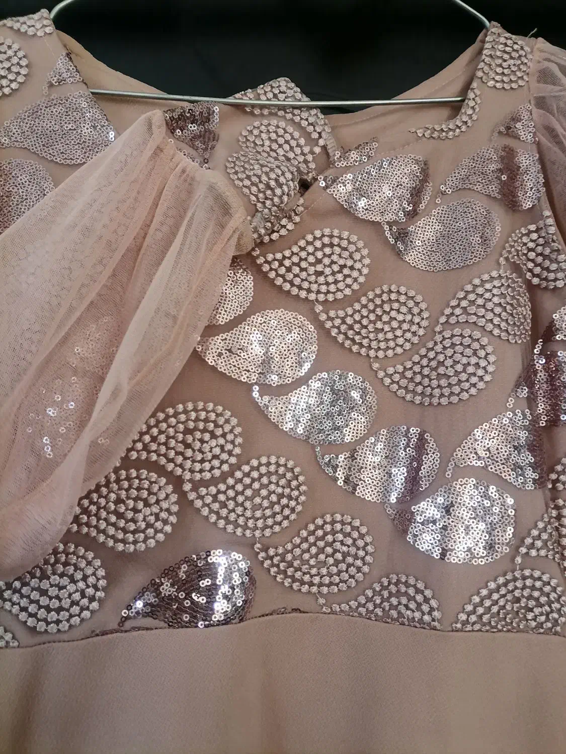 پیراهن مجلسی|لباس|قم, لبچال|دیوار